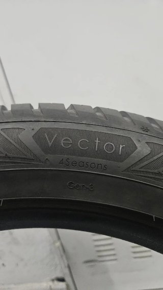 Goodyear 225/50/18 99W
