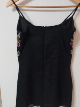 Blusa seda bordada flores abalorios
