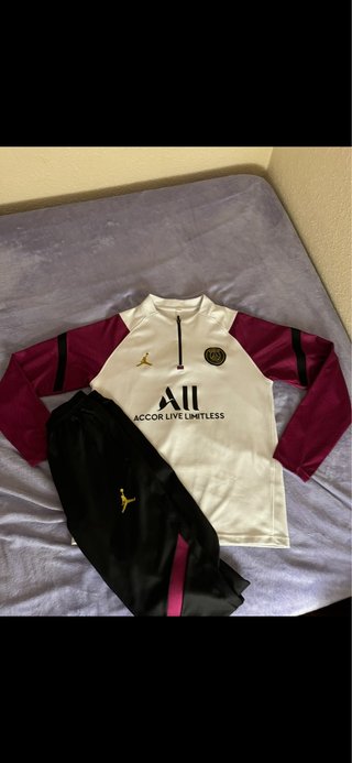Conjunto Chándal PSG Jordan Blanco y Morado
