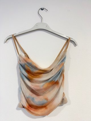 Top estampado con tirantes finos