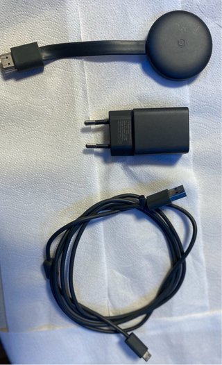 Google Chromecast con cargador y cable