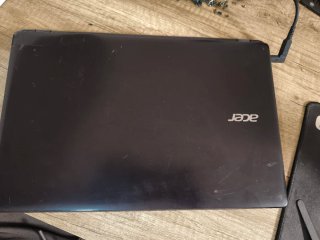 Portátil Acer E5-571