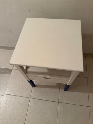 Mesita Auxiliar Blanca y Azul