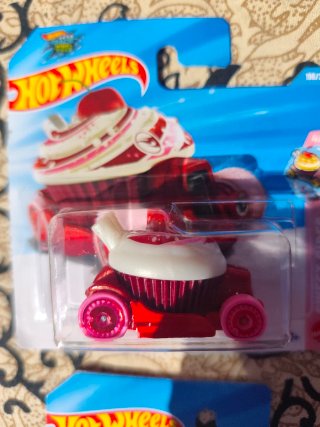 4 Hot Wheels Tresor Hound