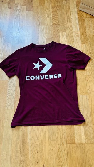Camiseta Converse burdeos