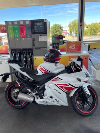 Yamaha YZF-R125 como nueva