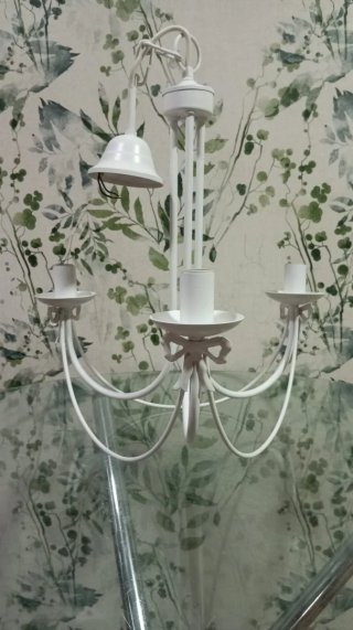 Lámpara colgante blanca de metal