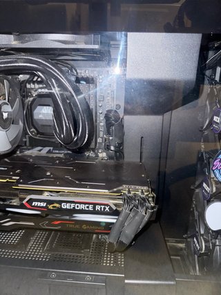i7 9700K, 32GB RAM, Z390 AORUS Y TORRE (SOLO ESO)