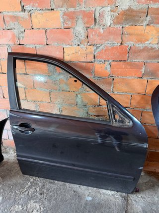 Puerta Delantera Derecha Seat León 1M