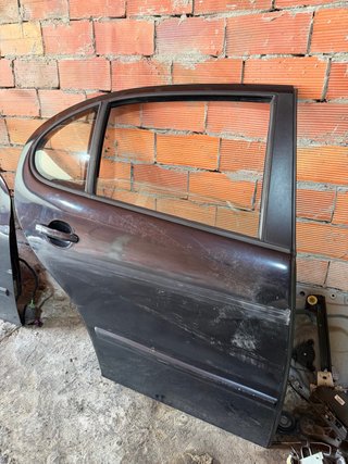 Puerta Trasera Derecha Seat León 1M
