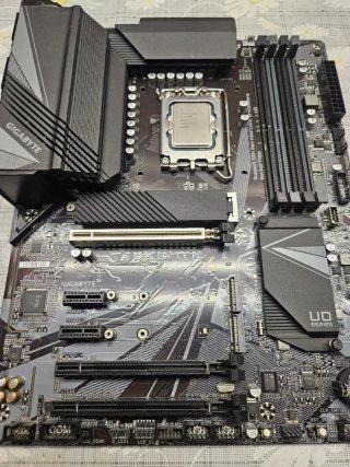 CPU i5 12400F + Placa Base Z690