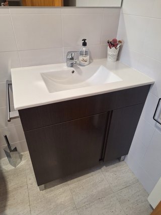Mueble de baño con lavabo