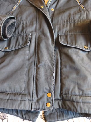 Chaqueta negra con forro polar