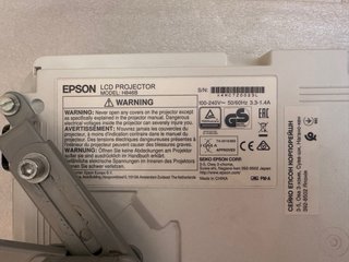 Proyector Epson H846B con Mando