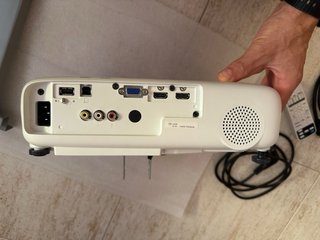 Proyector Epson H846B con Mando