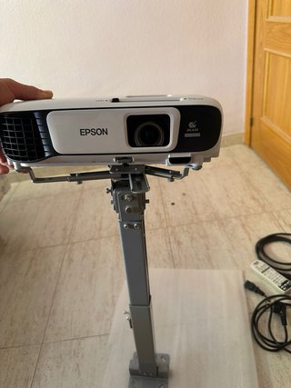 Proyector Epson H846B con Mando
