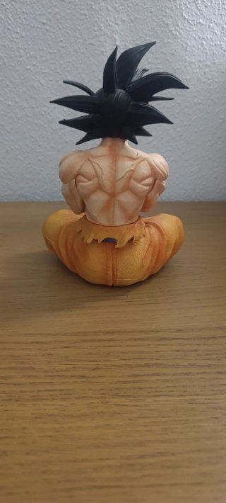 Figura Coleccionable Goku medida a
