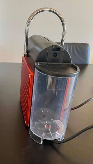 Cafetera Nespresso Pixie Roja