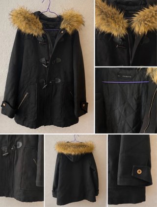 Parka Negra Sfera Collection con Capucha de Pelo
