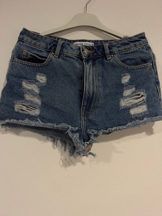 Short vaquero azul con rotos