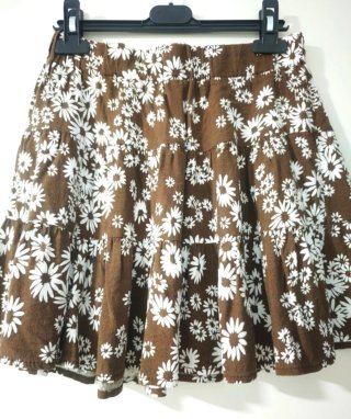 Falda de flores Bershka