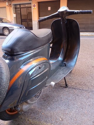 Vespa Super 125 gris