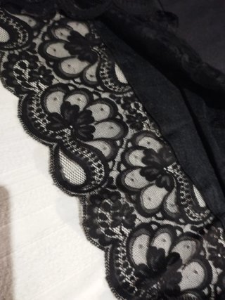 2 Combinaciones negra y beige con encaje