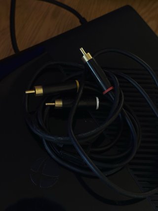 Xbox 360 E Negra 500g más 4 juegos