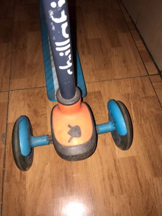 Patinete infantil 3 ruedas buen estado