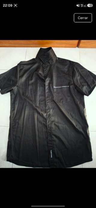 Camisa TUREKING  shein Negra Manga Corta