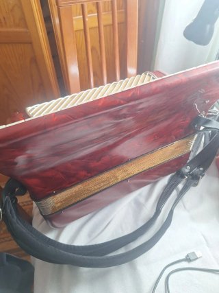 Acordeón Hohner Arietta 72 Bajos en perfecto estad