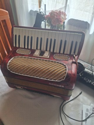 Acordeón Hohner Arietta 72 Bajos en perfecto estad