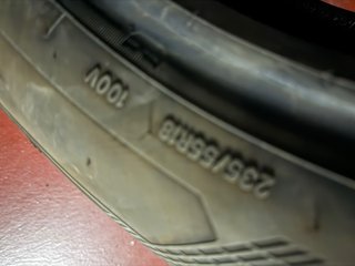 Neumático Goodyear 235/55 R18 100V