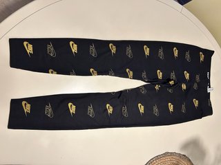 Mallas Nike Estampadas Negras y Doradas
