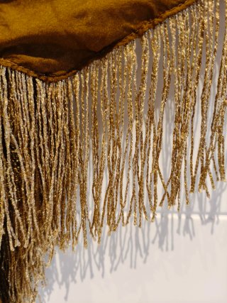 Pañuelo Zara con Flecos Dorados