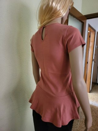 Top Peplum Manga Corta Rosa Palo