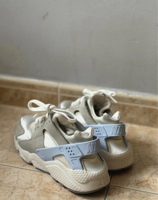 Zapatillas Nike Huarache Blancas y Grises