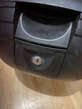 Baúl de moto Shad