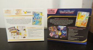 Caja Entrenador Élite Pokémon 30 Aniversario y Cao