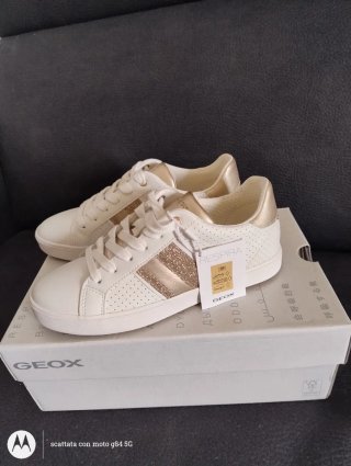 Sneakers Geox bianche e oro