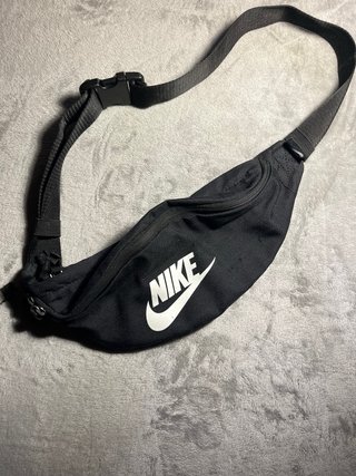 Riñonera Nike Negra