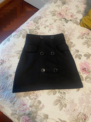 Falda negra Zara