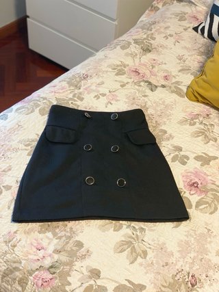 Falda negra Zara