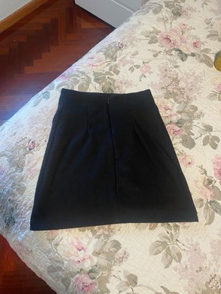 Falda negra Zara