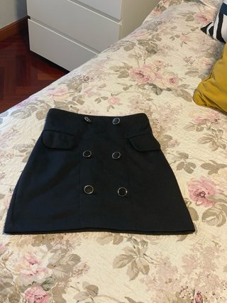 Falda negra Zara