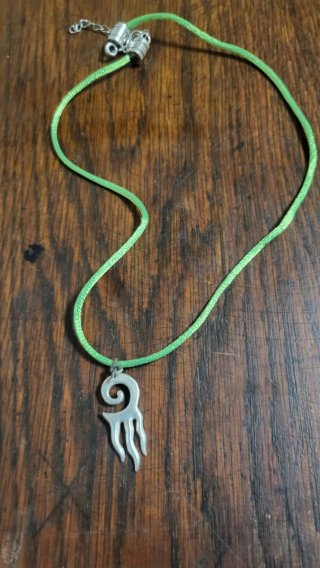 Ciondolo con Cordino Verde