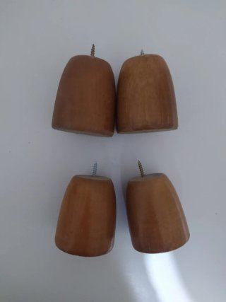 Patas de madera 7cm.