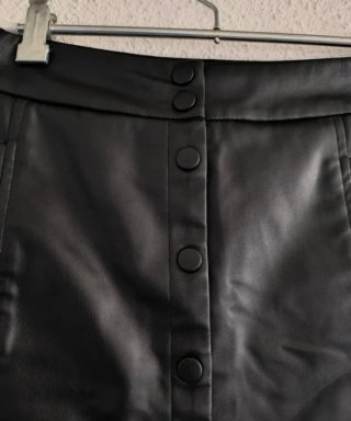 Minifalda Negra Efecto Piel Talla XS