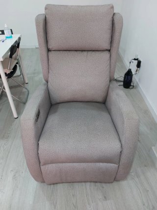 Sillón reclinable de tela beige