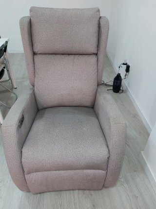 Sillón reclinable de tela beige